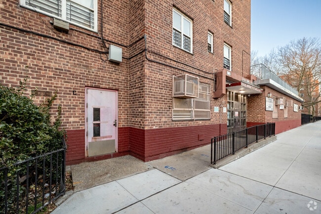 Building Photo - 10809 159th St