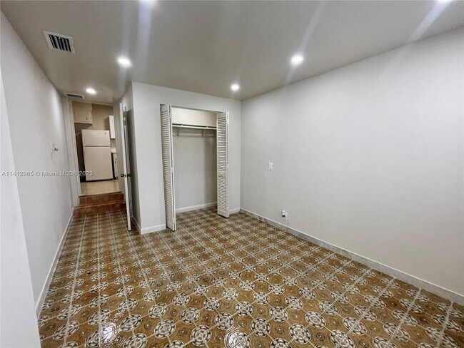 Foto del edificio - 2338 SW 21st St