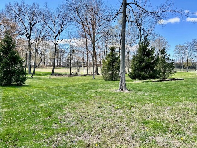 Foto del edificio - 13181 Basil Rd NW