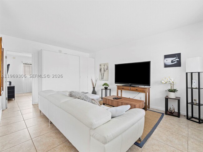 Foto del edificio - 3220 NE 10th St