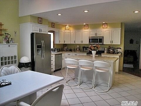 Foto del edificio - 44 Linden Blvd