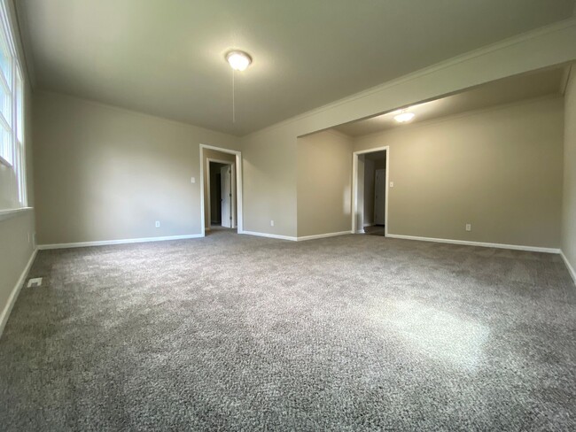 Foto del edificio - Remodeled 4 Bedroom 3 bath Home
