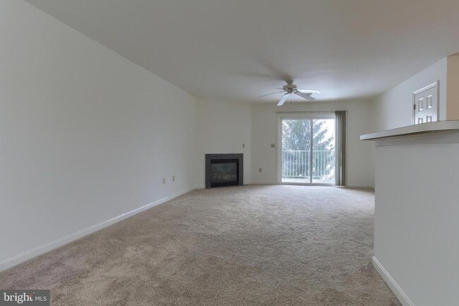 Building Photo - 211 Sparrow Rd