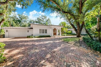 Building Photo - 6925 Tordera St