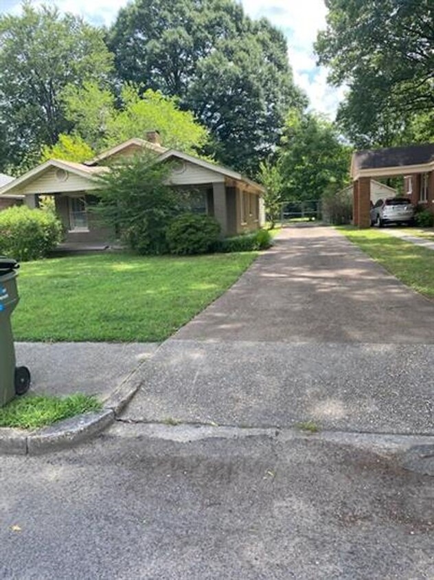 Primary Photo - Charming 3-Bedroom Home in Memphis-Spaciou...