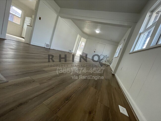 Foto del edificio - 1144 S 200 E