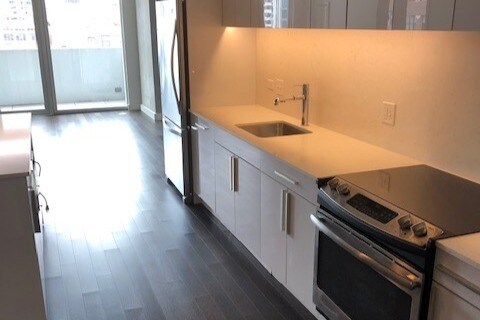 kitchen 1 - 217 W Illinois St