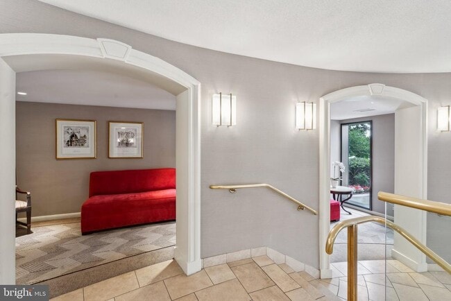 Foto del edificio - 8340 Greensboro Dr