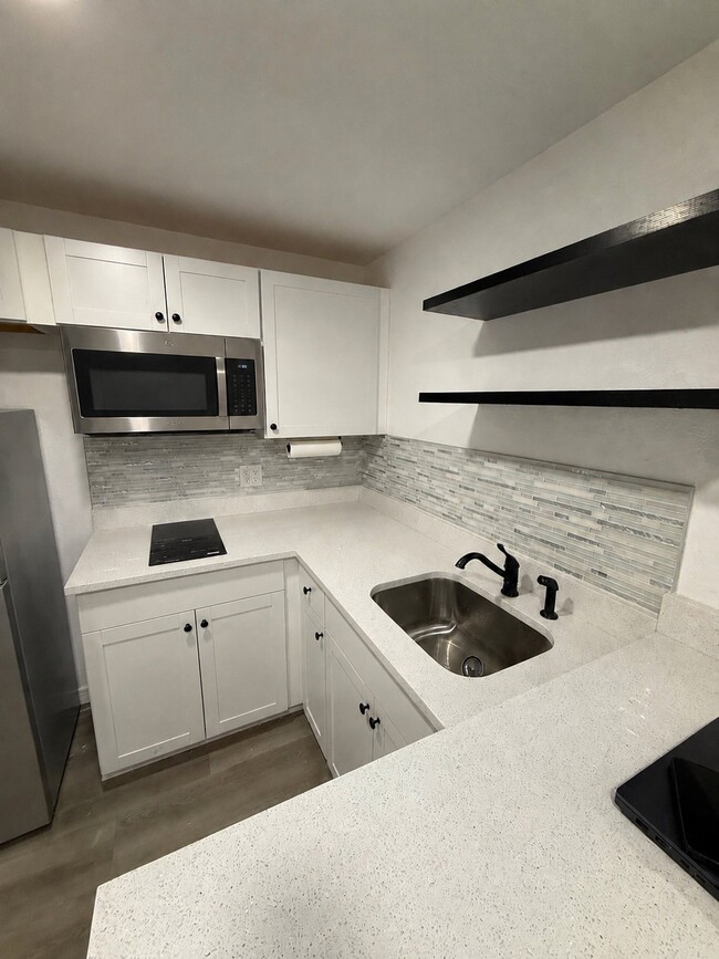 Building Photo - 4802 E Sligh Ave