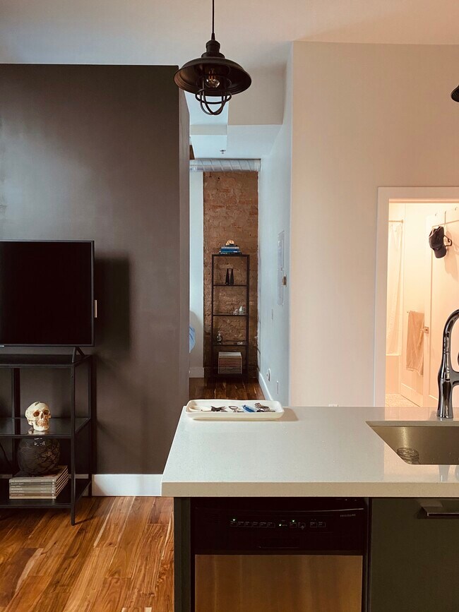 Photo du bâtiment - 85 King St E