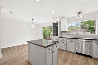 Building Photo - 2 Kittiwake Ct
