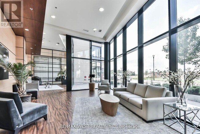 Building Photo - 2900 Hwy 7