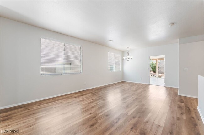 Foto del edificio - 8729 Shady Pines Dr