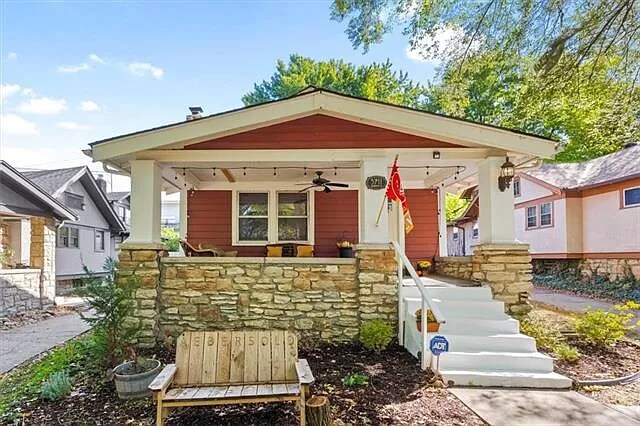 Primary Photo - 5711 Harrison St