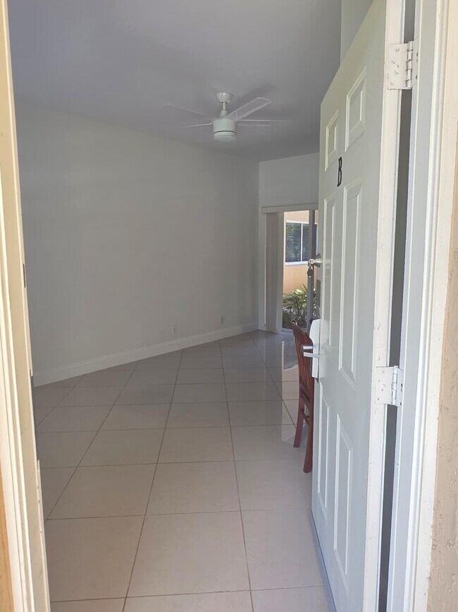 Foto del edificio - 8262 Mulligan Cir
