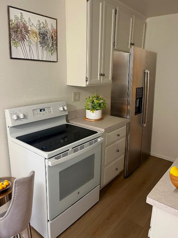 Foto del edificio - 460 S Olive St