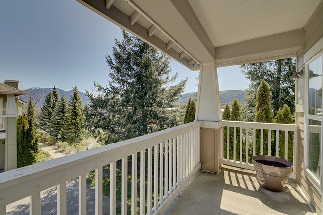 Building Photo - 7711 Fairway Ave SE