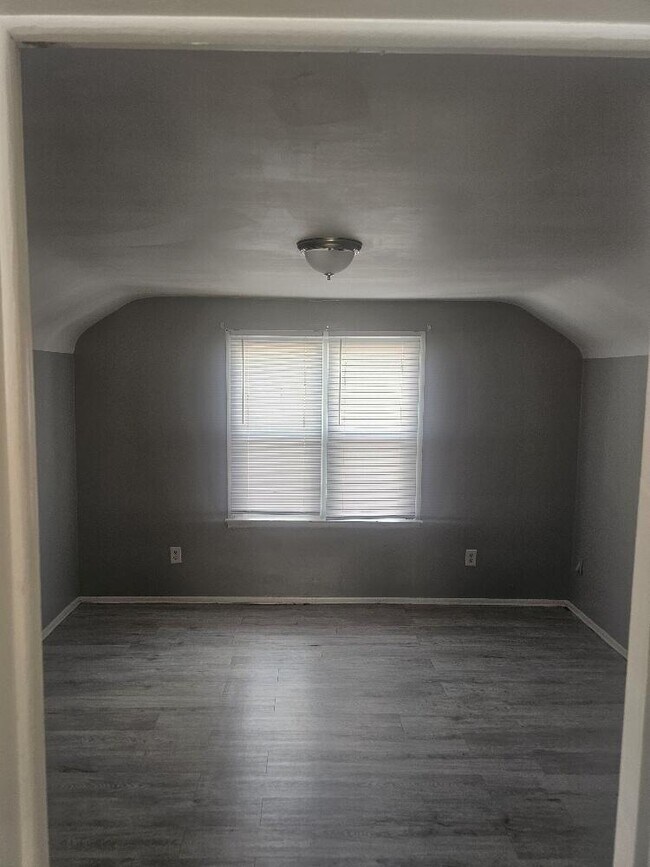 Building Photo - 19986 Mitchell St