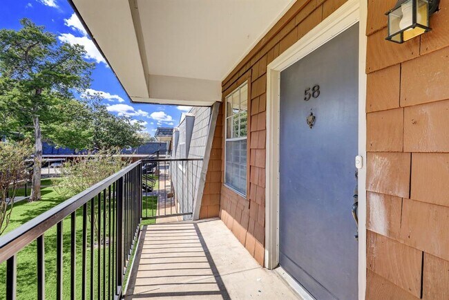 Building Photo - 9015 Gaylord Dr