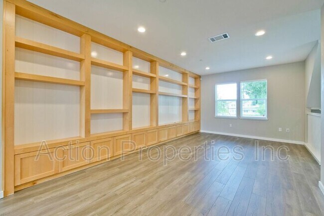 Foto del edificio - 862 Avery Dr