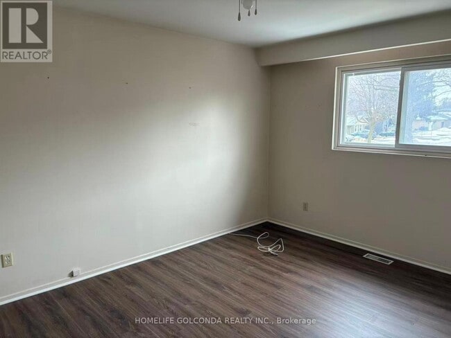 Building Photo - 81 Sexton Crescent