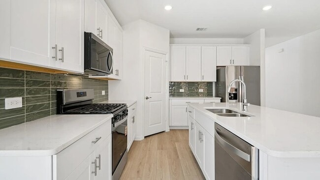 Foto del edificio - 710 Edgehurst Dr