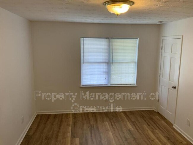 Foto del edificio - 207 Courtneybrook Trail