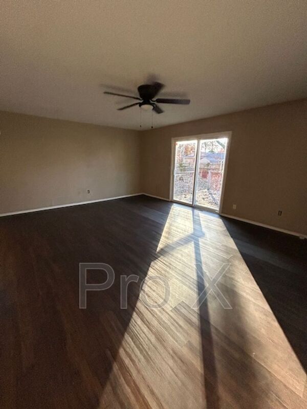 Foto del edificio - 1716 S Olive St