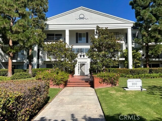 Foto del edificio - 100 Scholz Plaza