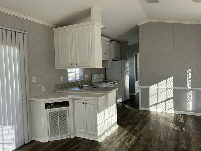 Foto del edificio - 6941 MacDonald Ct