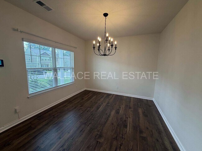 Building Photo - FIVE BEDROOM HOUSE IN FARRAGUT/HARDIN VALLEY AREA!!
