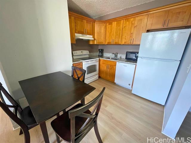 Foto del edificio - 2240 Kuhio Ave.