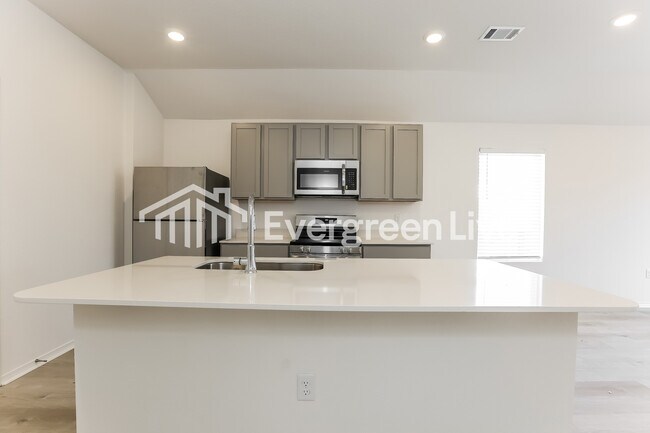 Building Photo - 24 Sourdough Crk Ln