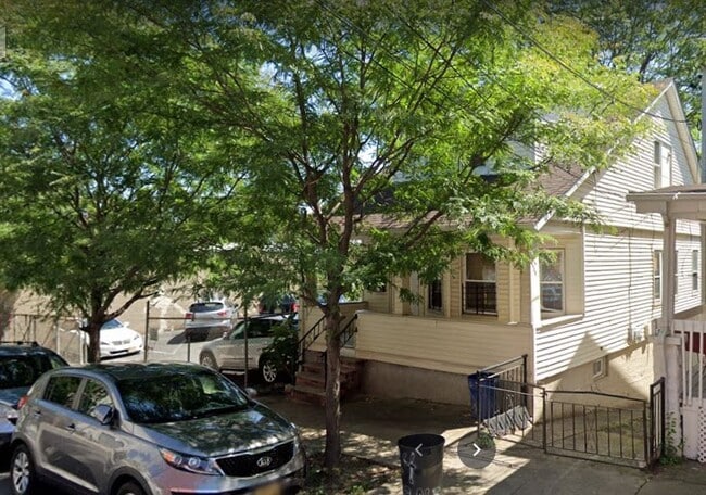 Photo - 24 Jane St Apartments