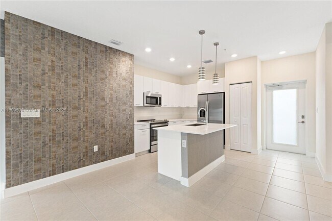 Foto del edificio - 8001 NW 41st St