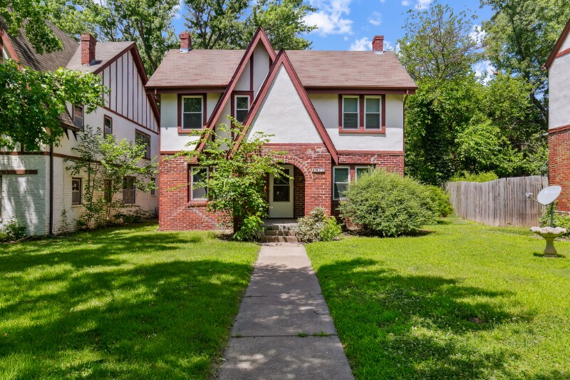 Foto principal - 209 S Belmont St