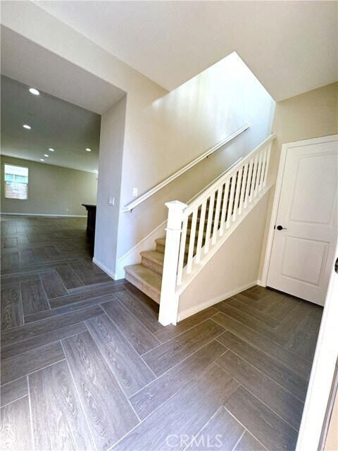 Building Photo - 3426 Villa Dr