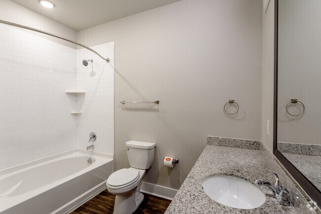 2BR, 2BA - 1,135SF - Crowne at Briargate