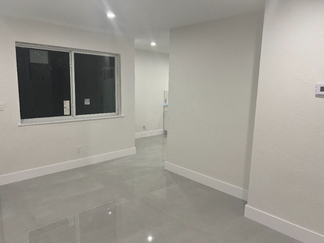 Foto del edificio - 5300 NW 25th Ave