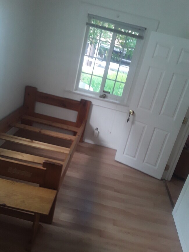 Habitación disponible - 25502 Cypress St