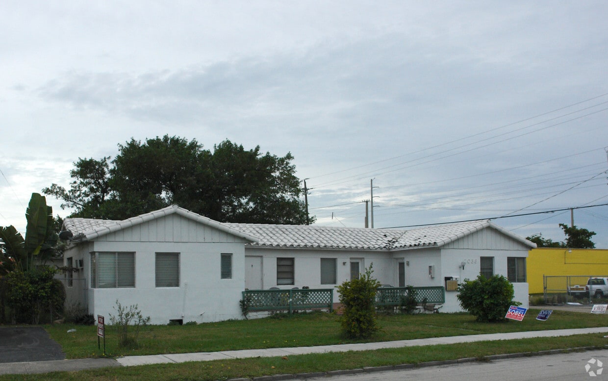 Building Photo - 2036 Adams St