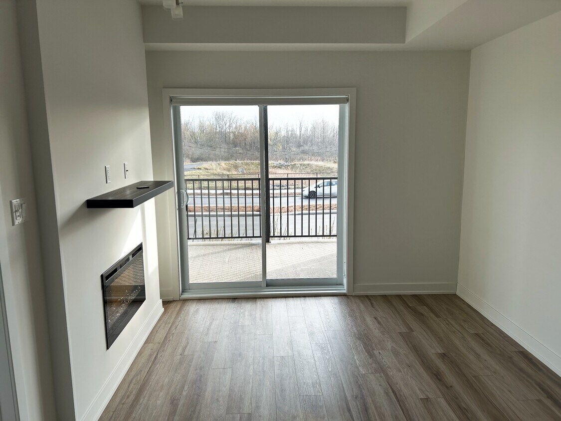 20 De La BonneRenommee Rue Unit Aylmer Bachelor, Gatineau, QC J9H 0K9