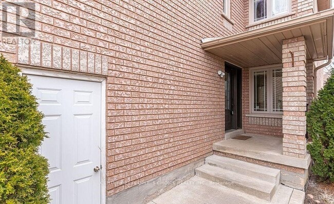 Building Photo - 3744 Althorpe Cir