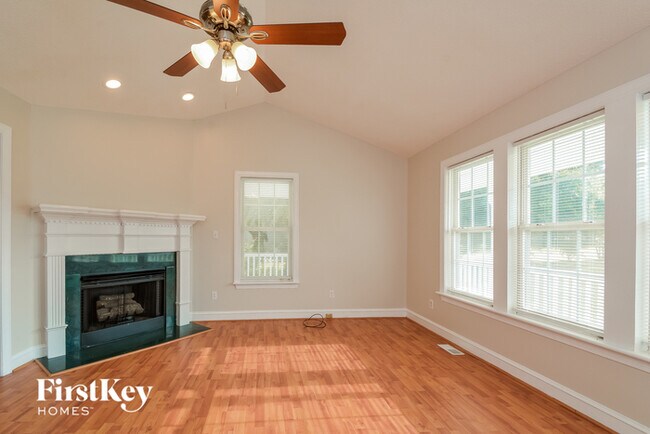 Building Photo - 118 S Ridge Dr