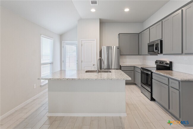 Building Photo - 335 Black Opal Dr