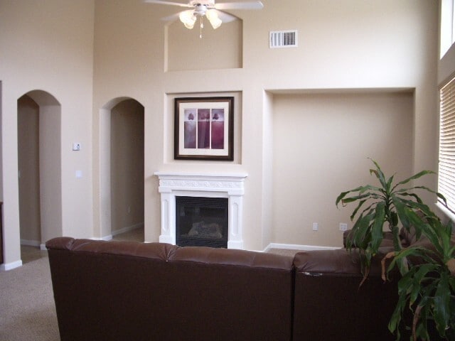 Foto del edificio - Discover Your Dream Home in Elk Grove!
