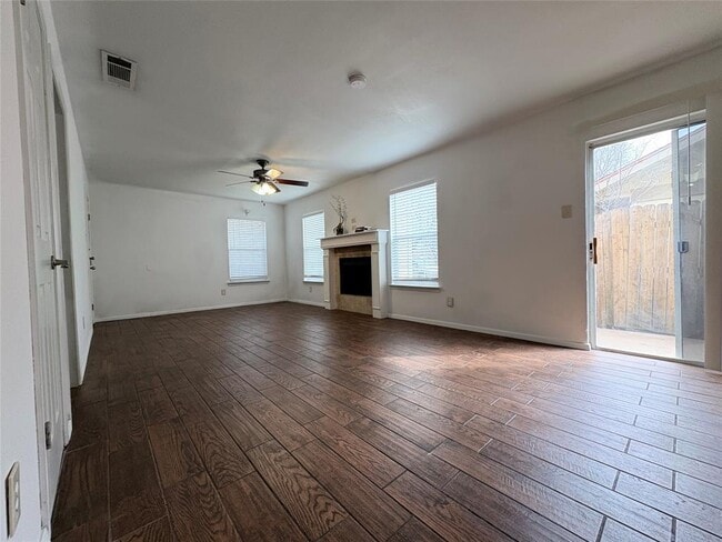 Foto del edificio - 12814 Hymeadow Dr