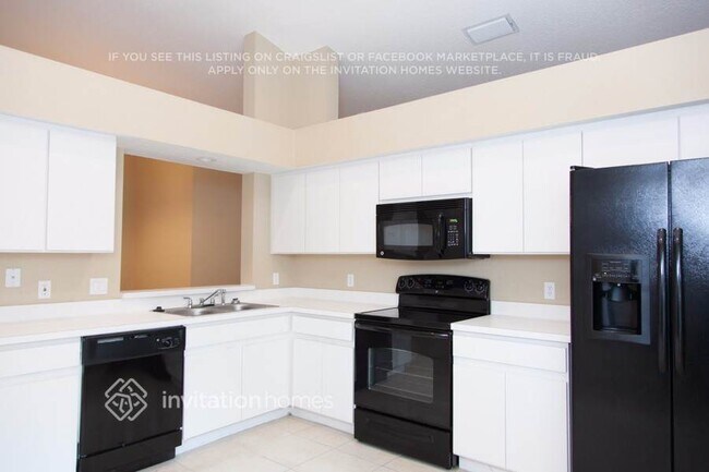 Building Photo - 4609 Rockingchair Dr