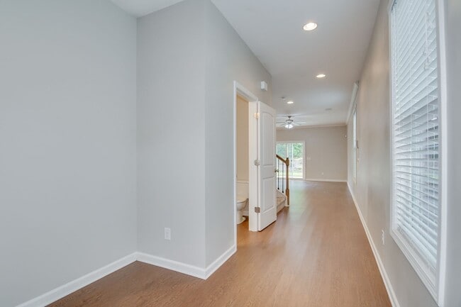 Building Photo - 3 Bedroom 2.5 Bath in Grovetown!
