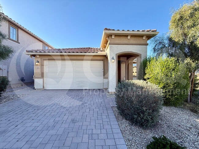 Foto del edificio - 5682 N 90th Dr